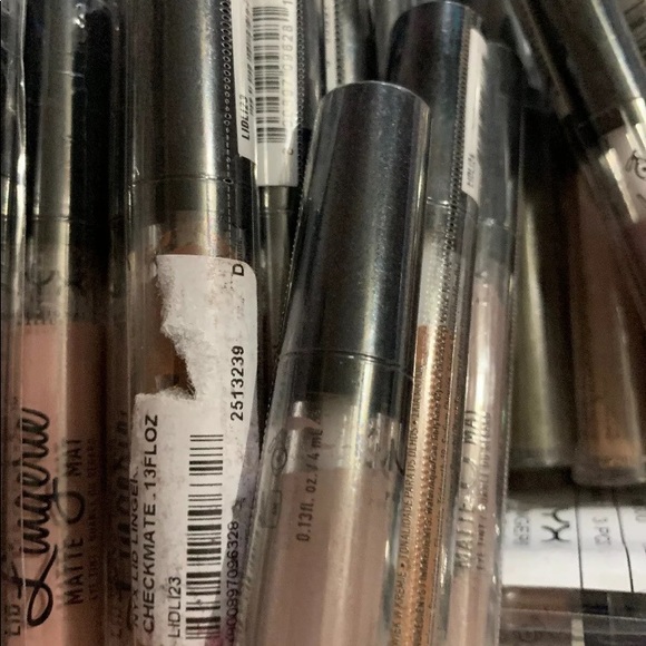 NYX Lid Lingerie Matte Liquid Eye Tint Mixed Lot - Picture 3 of 4